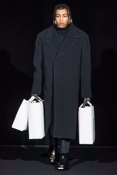 Look 25